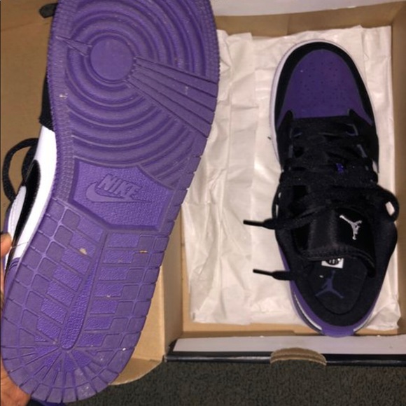 SOLD. COURT PURPLE 🔥 AIR JORDAN 1 LOW Like New - Picture 3 of 4